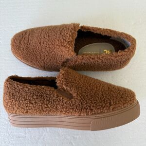 BC Women's Faux Fur Sherpa Slip-on Sneakers Your Move Vegan Sneaker Size 8